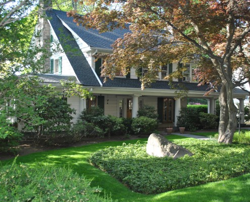 Medium house in Pelham